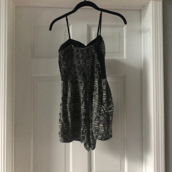 Romper - Picture 2 of 6